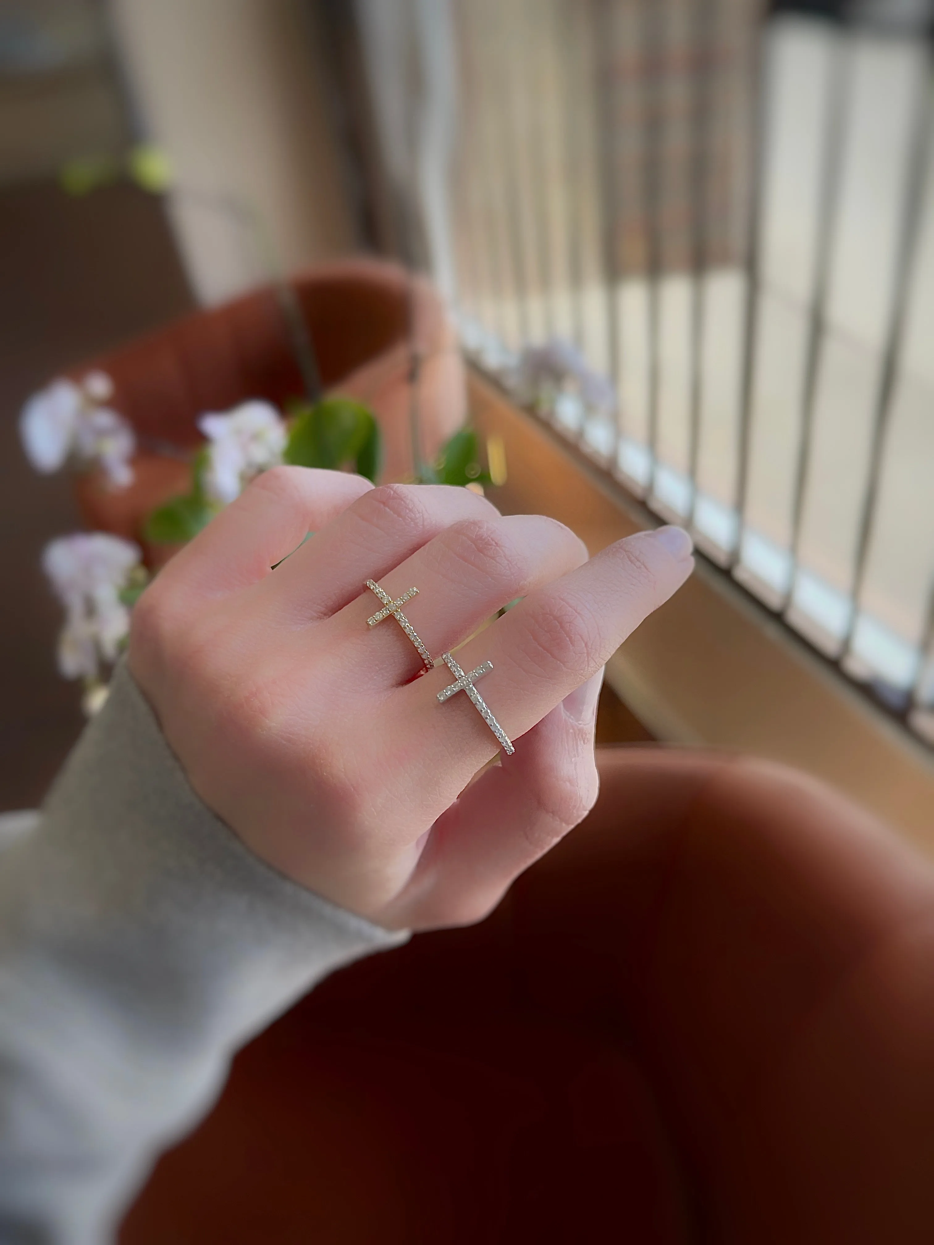 0.30CT Diamond Cross Ring