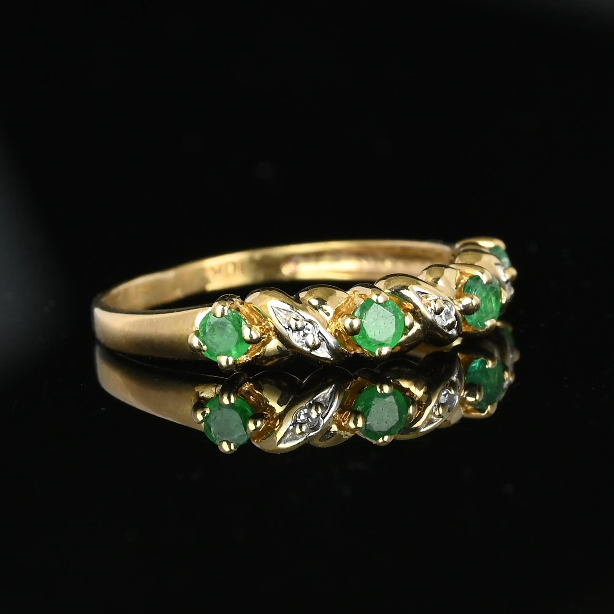 10K Gold Ribbon Design Diamond Emerald Ring Band