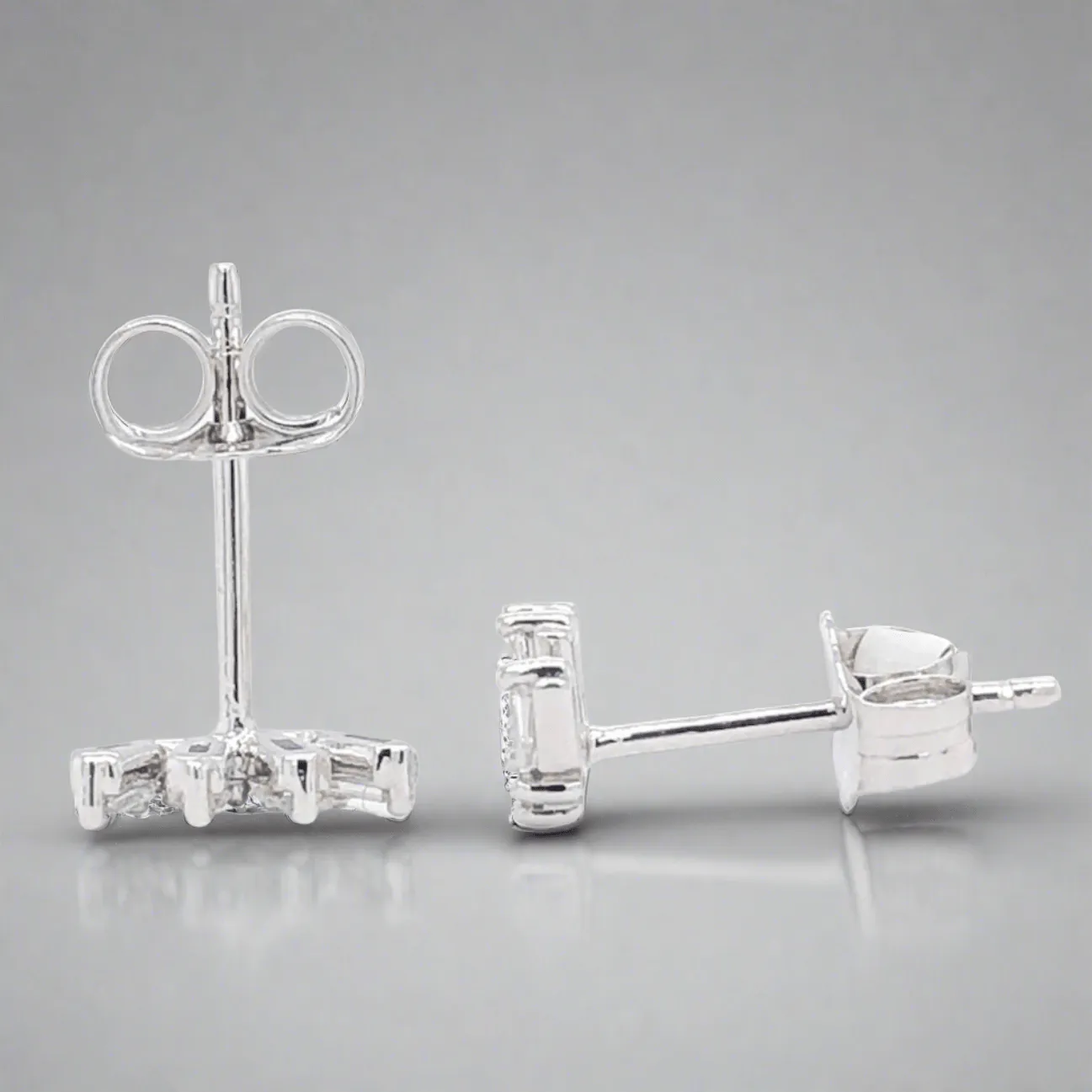 14K W Gold 0.20cttw H/VS2 Diamond baguette and Round Earrings