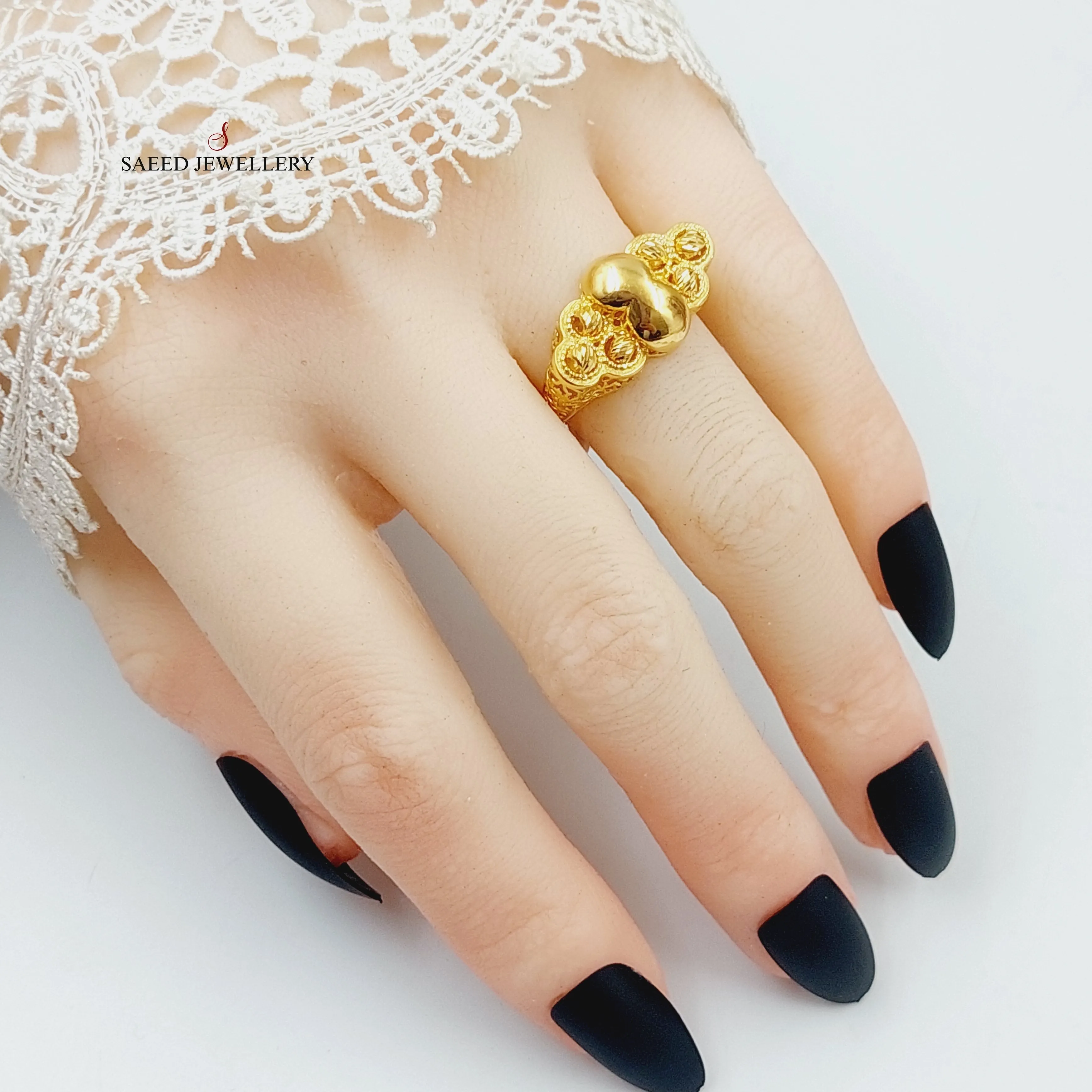 Balls Ring