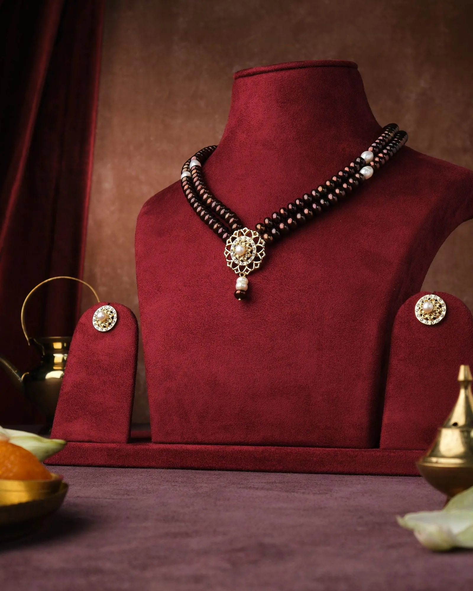 Beautiful Pearl Necklace Set