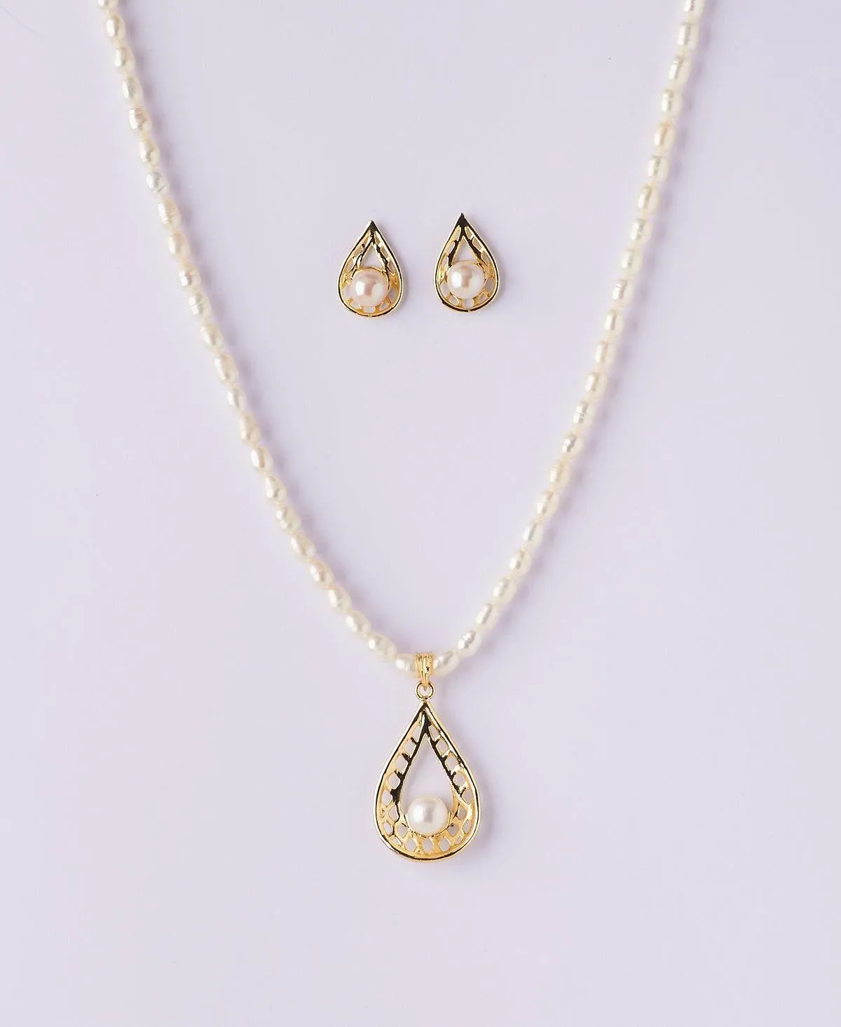 Beautiful Pearl Necklace Set