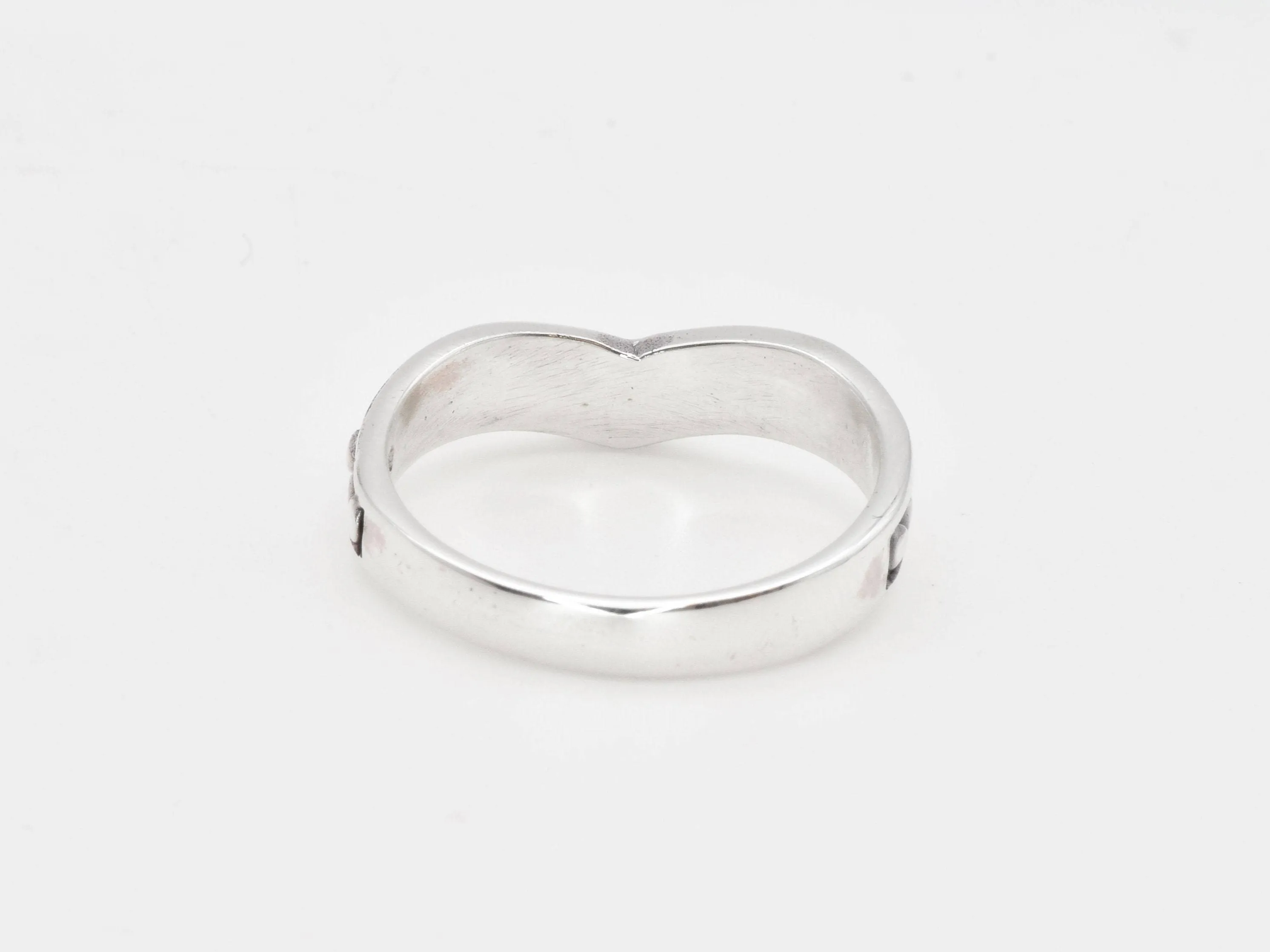 Dotted Chevron Ring - Wishbone Ring - V Shape Dotted Ring