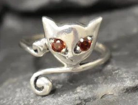 Garnet Ring - Silver Cat Ring - Vintage Cat Ring