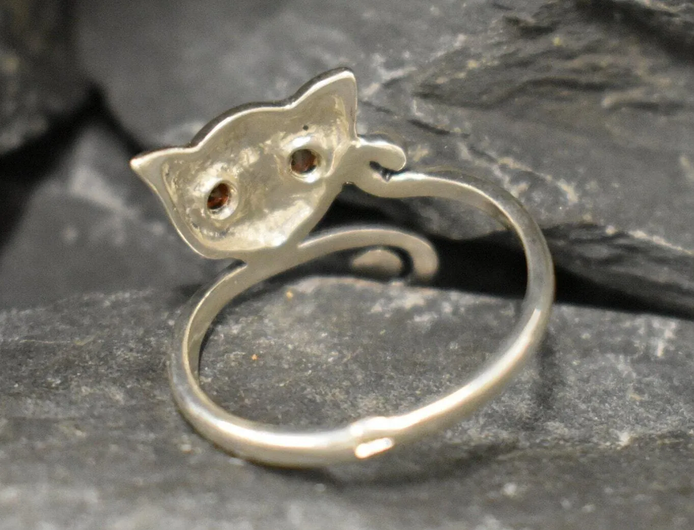 Garnet Ring - Silver Cat Ring - Vintage Cat Ring