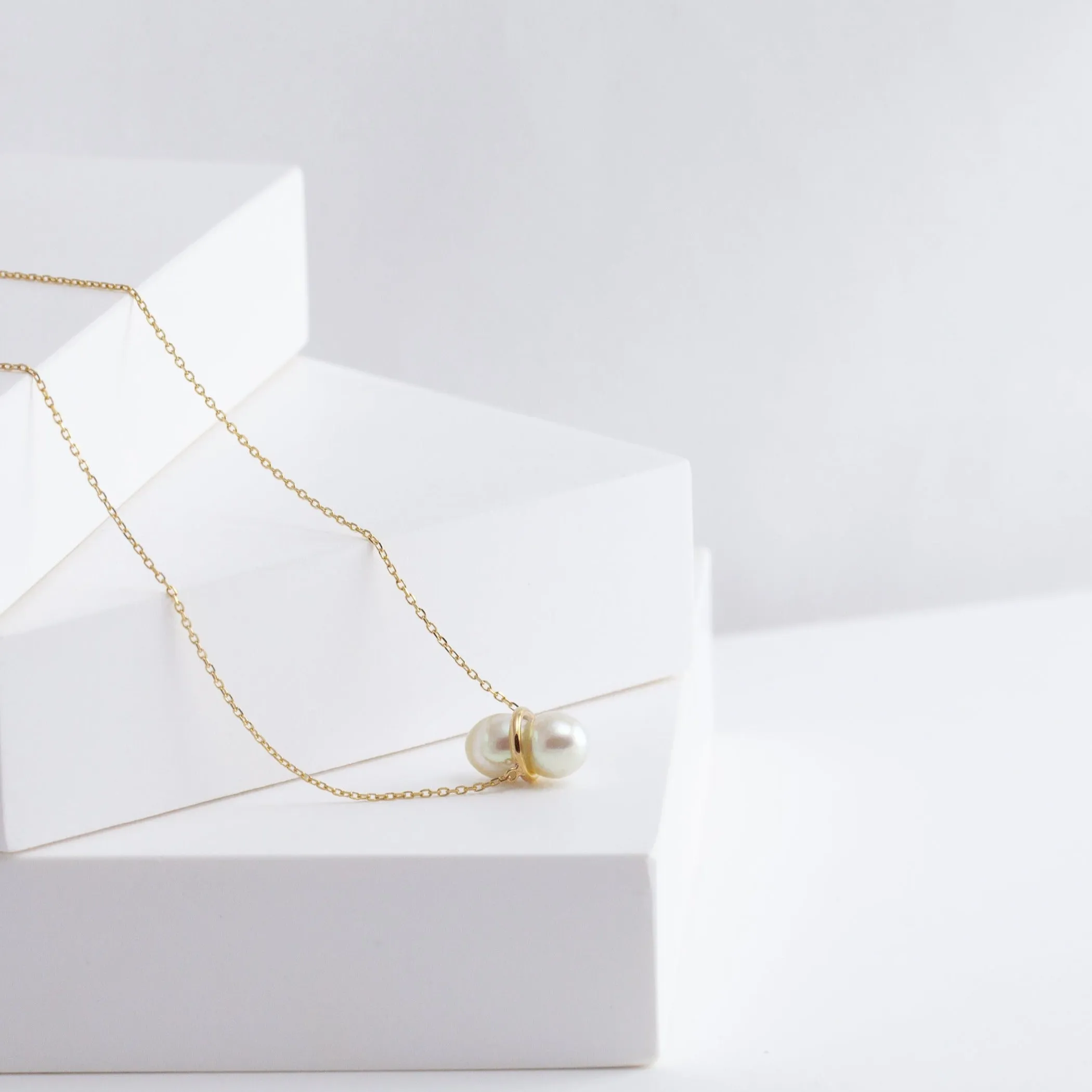 Medium twin pearl necklace