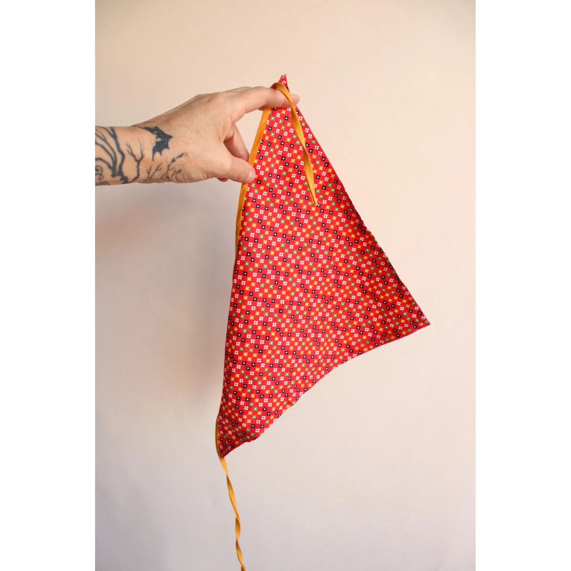 Vintage 1960s 1970s Kerchief or Head Scarf