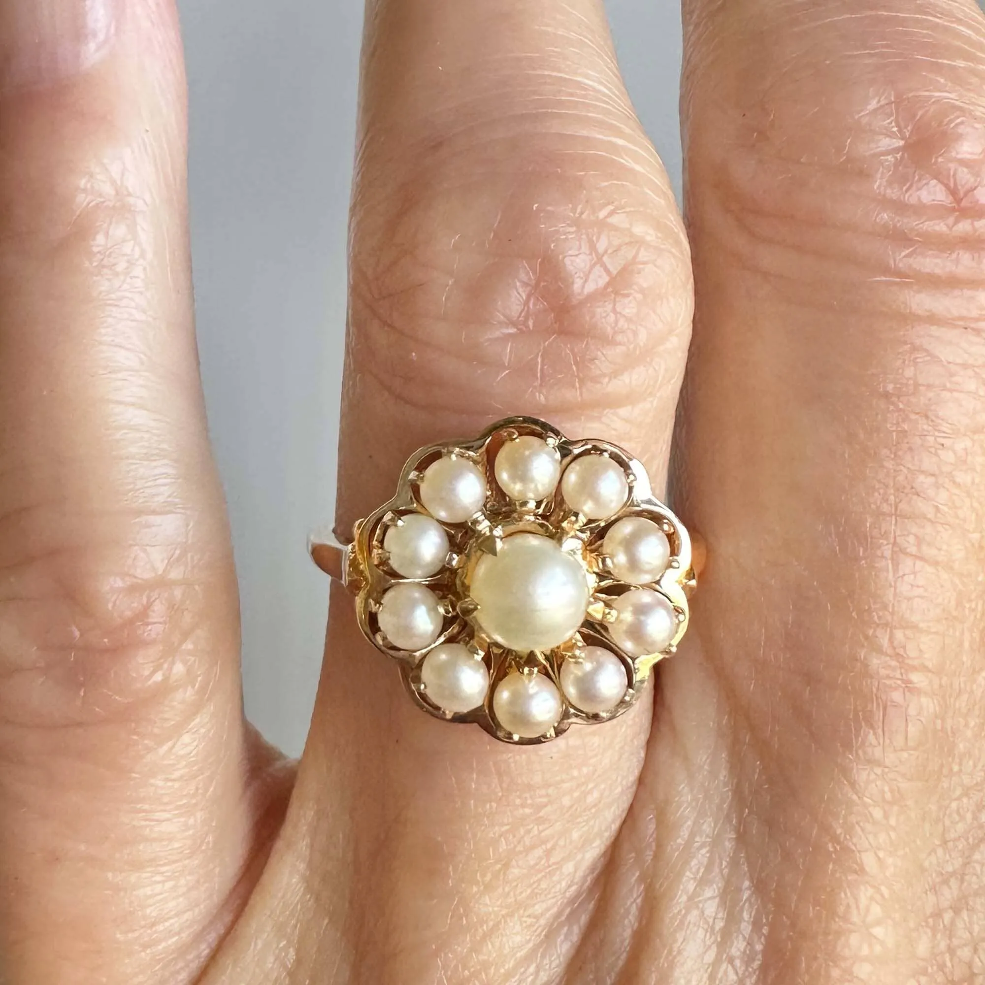 Vintage Gold Scallop Edge Pearl Cluster Ring