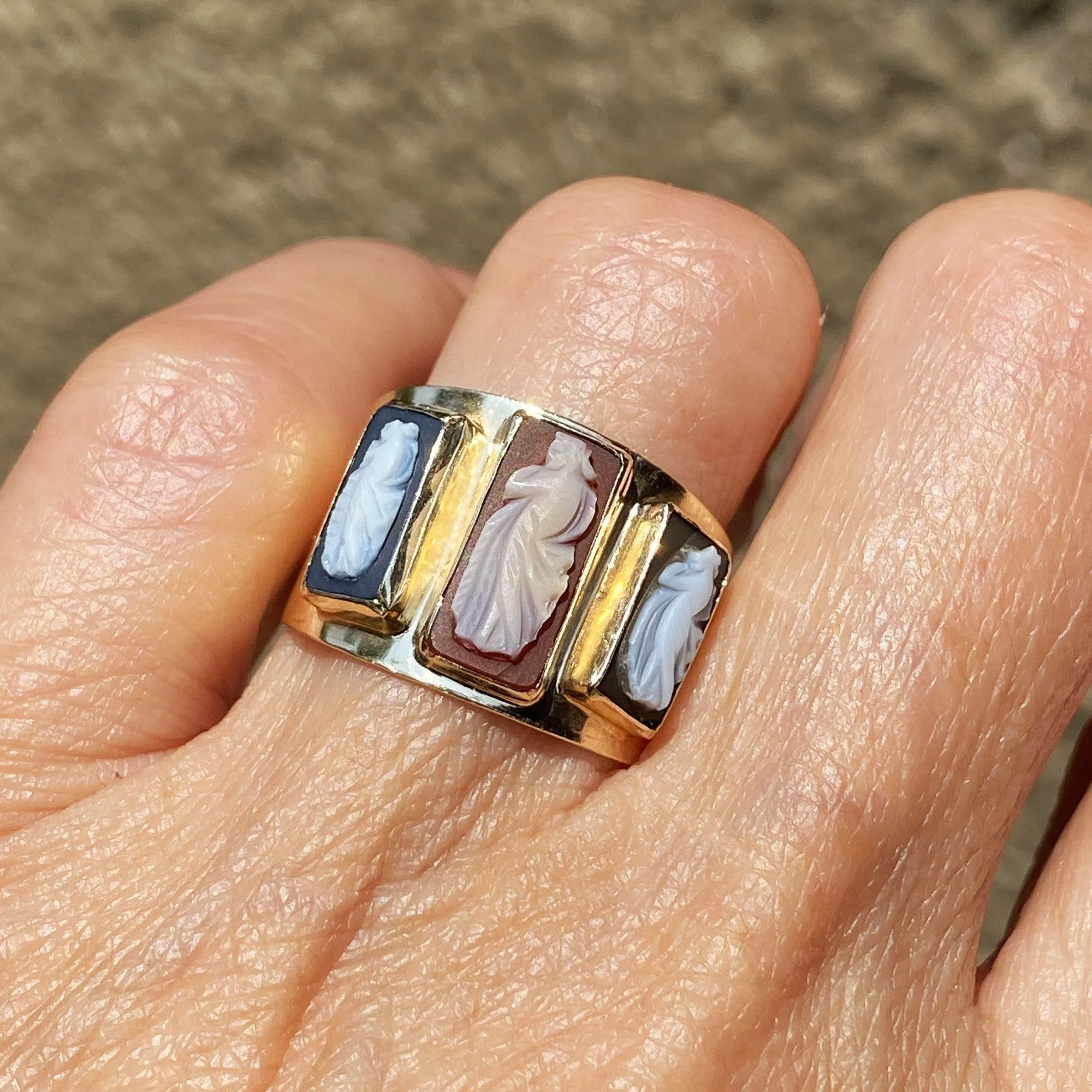 Vintage Wide 14K Gold Hardstone Cameo Band Ring