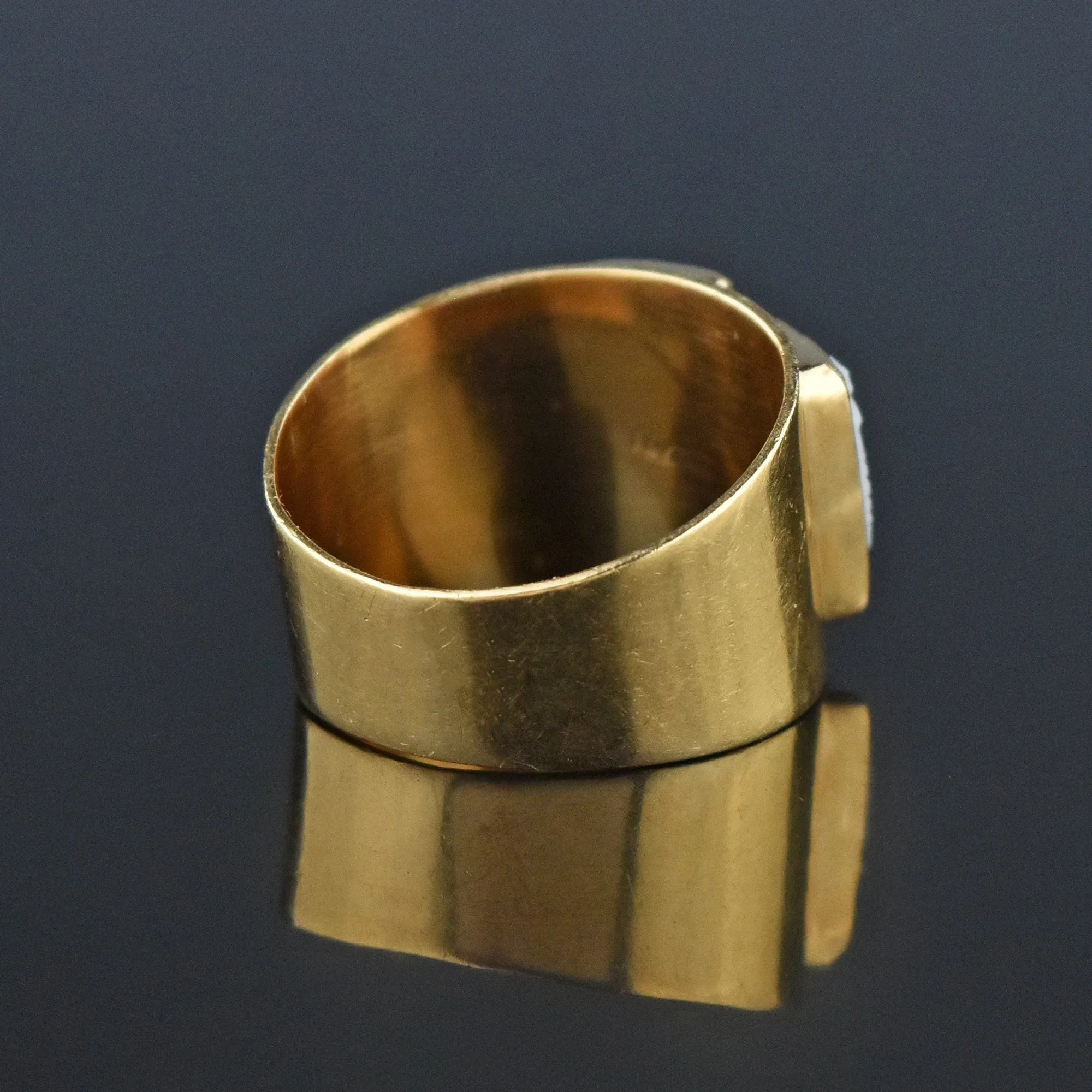 Vintage Wide 14K Gold Hardstone Cameo Band Ring