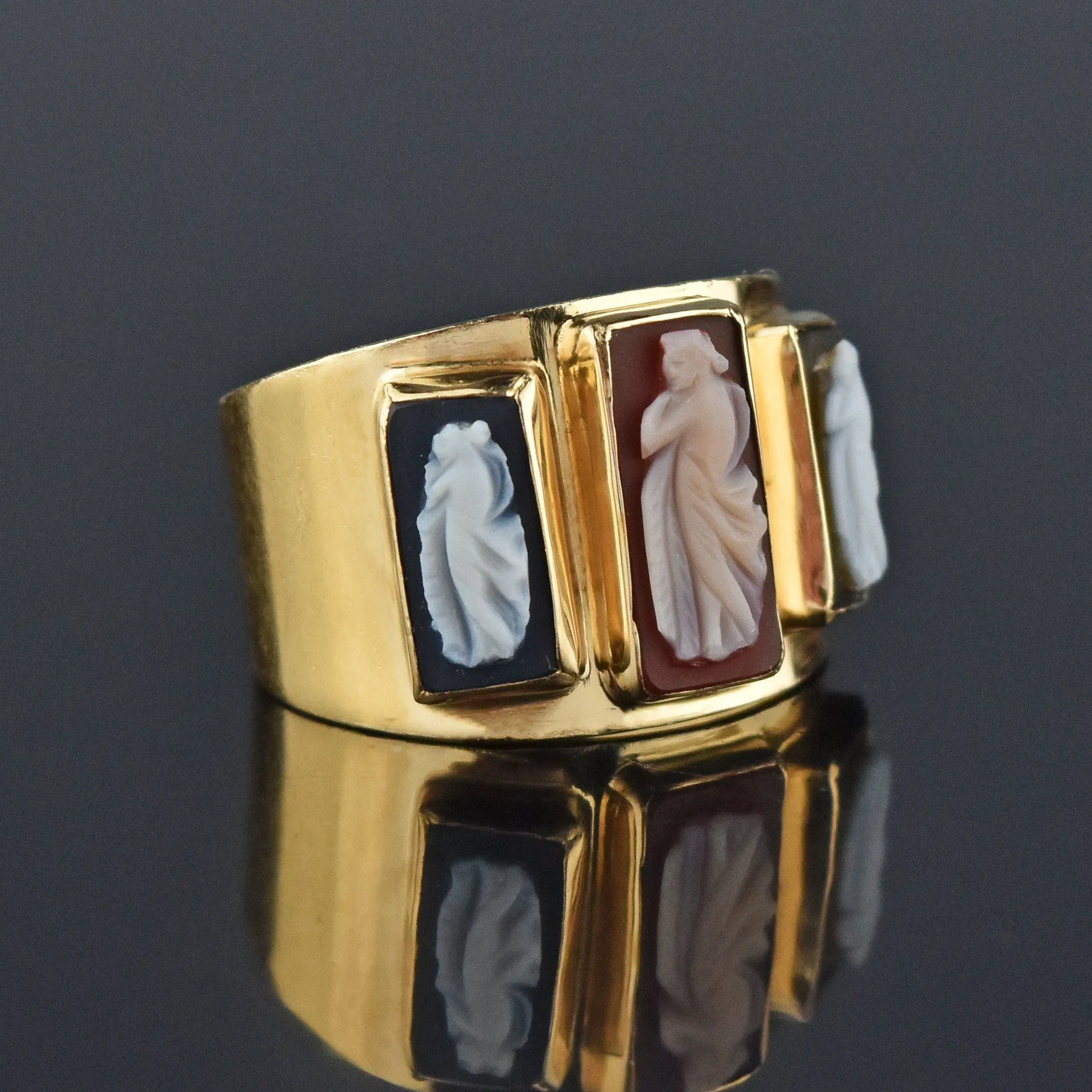 Vintage Wide 14K Gold Hardstone Cameo Band Ring