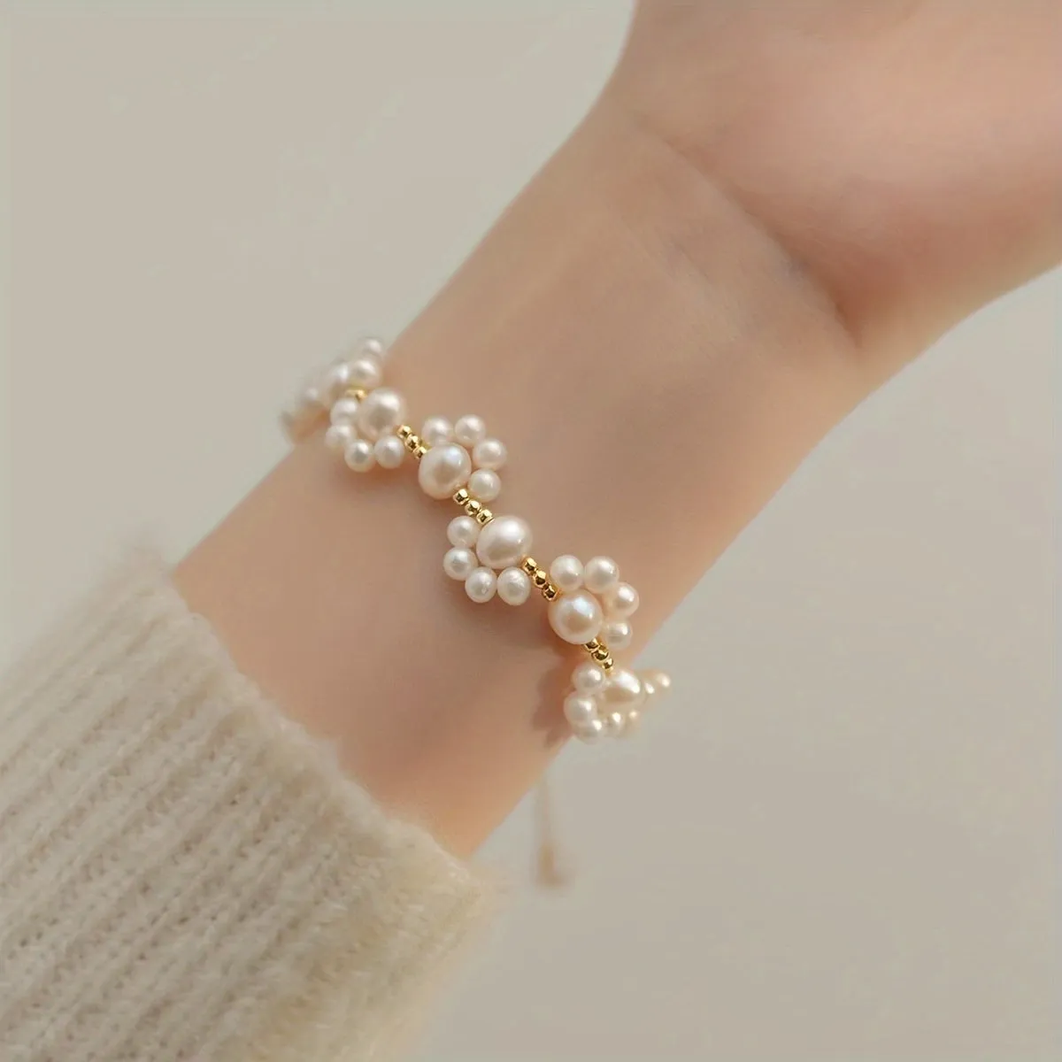 White Faux Pearl Beaded Bracelet Elegant Versatile Hand Decoration